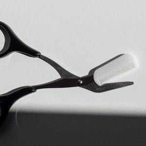 Makeup Tool Brauen kürzen schneiden
