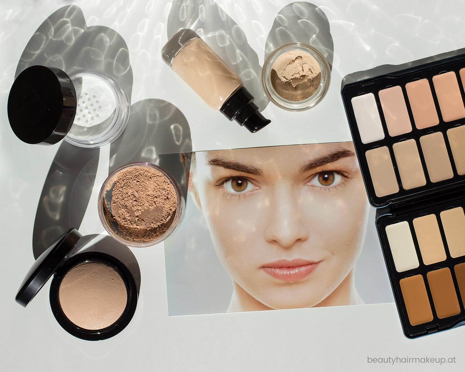 Schminkprodukte für einen ebenmäßigen Teint. Foundation, Make-up, Grundierung und Puder.